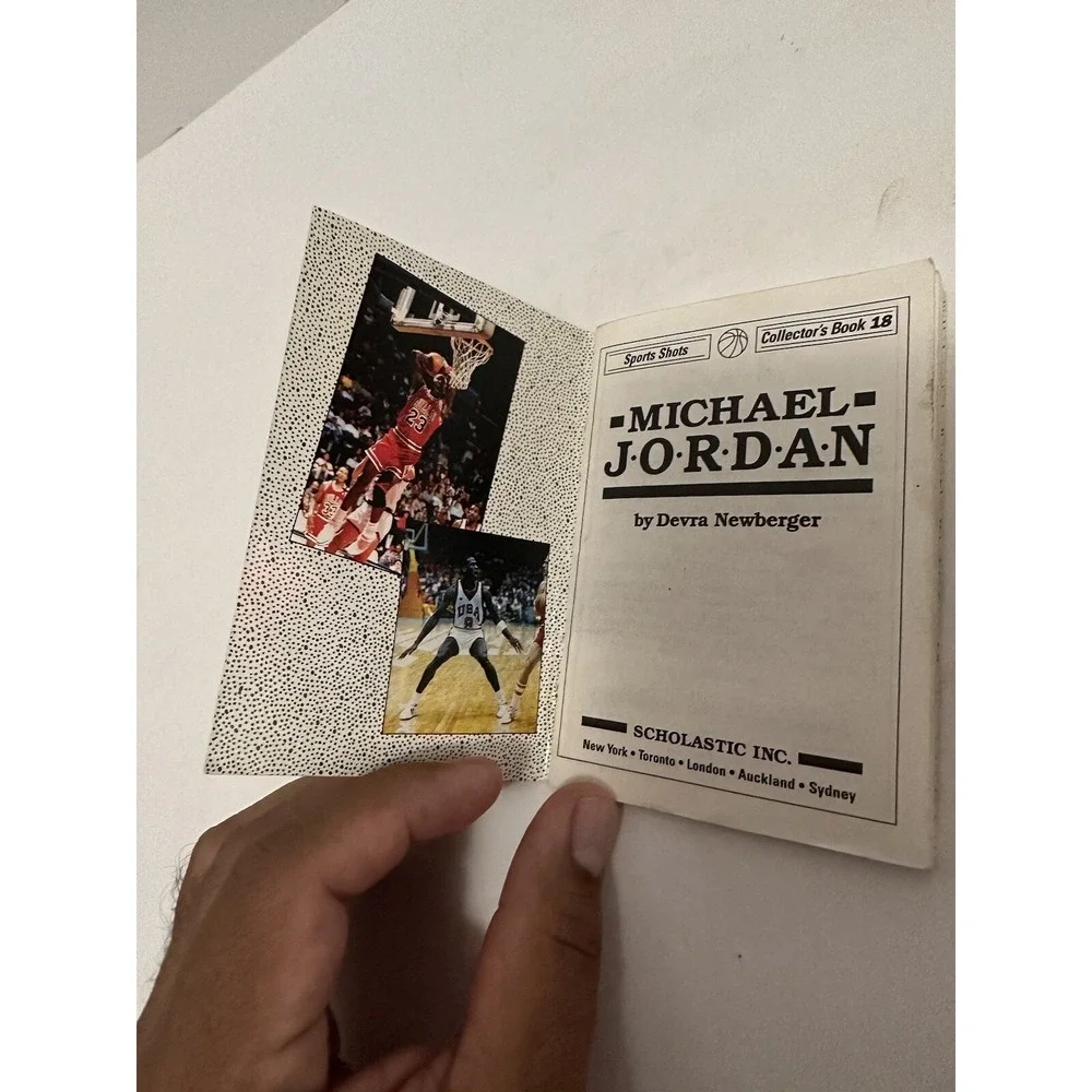 Michael Jordan Sports Shots Ser.: (1992,‎ MINI book/ booklet vintage 90s